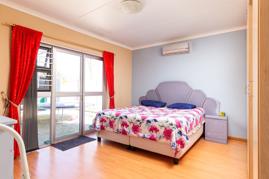 3 Bedroom Property for Sale in Laaiplek Western Cape